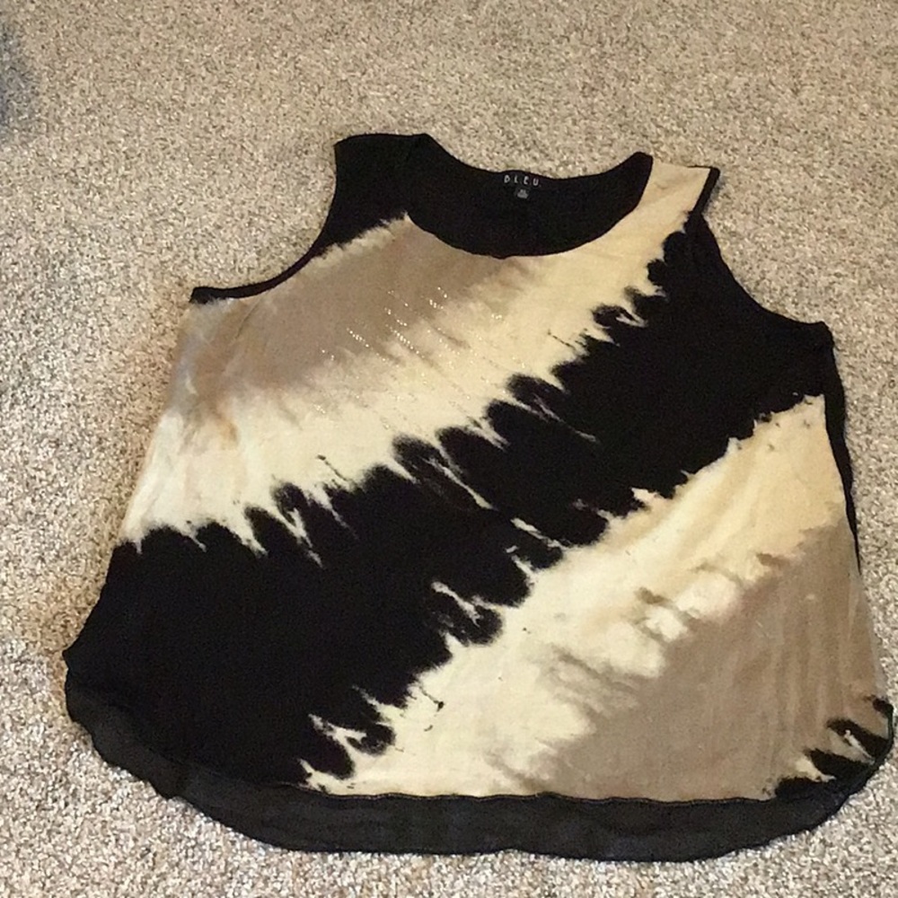 B.L.E.U. Black and Cream Boxy Sleeveless Tank Top
